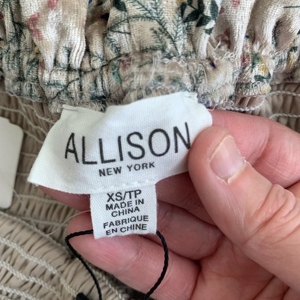 Allison New York Floral Velvet Ruffle Mini Skirt NWT Size XS - Picture 4 of 7